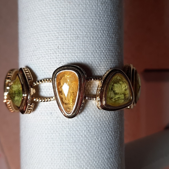 Very pretty bracelet - Picture 3 of 5